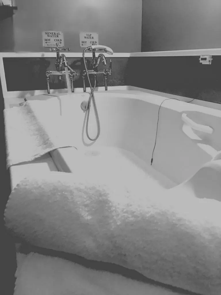 tub 2017 bw